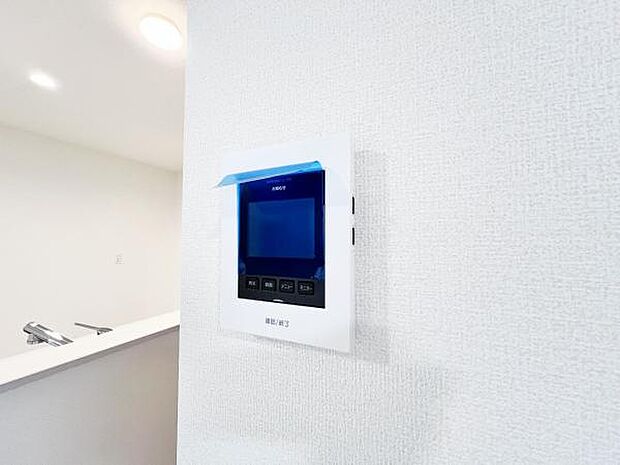 訪問者を確認できるTVモニター付きインターフォンです。