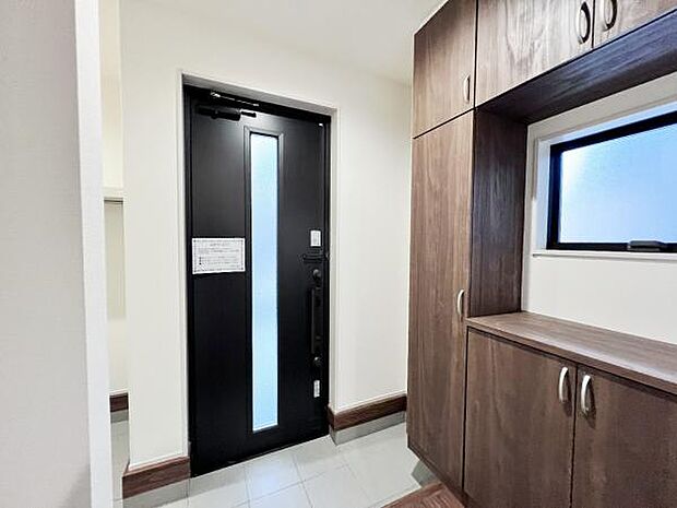 いつも気持ちよくご家族を迎えられる玄関です。