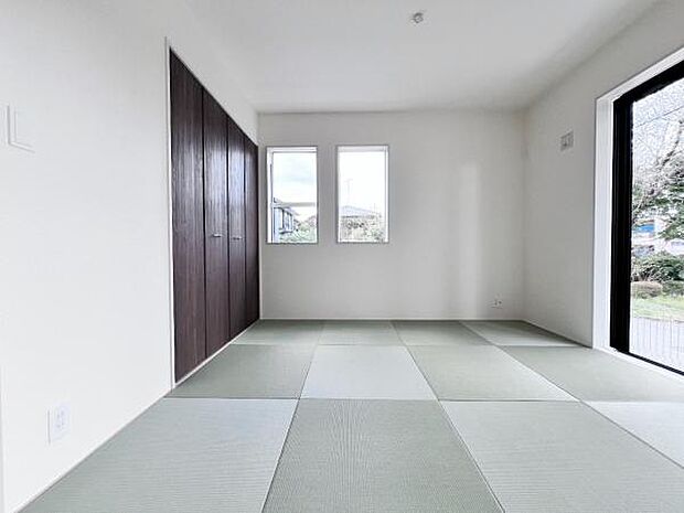 玄関付近のお写真になります。