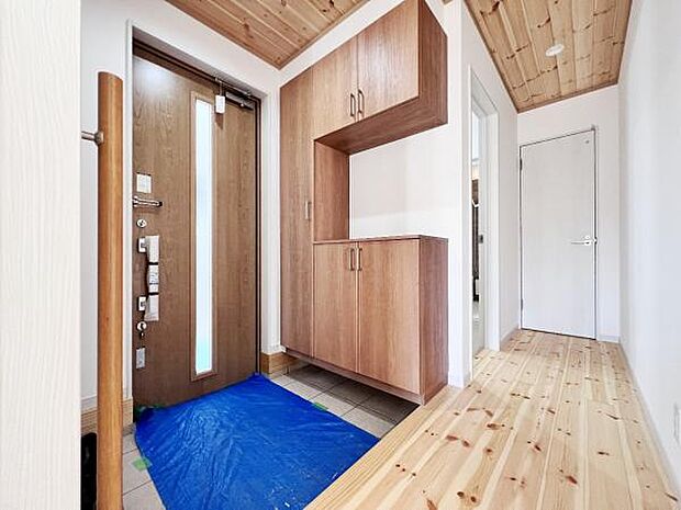 いつも気持ちよくご家族を迎えられる玄関です。