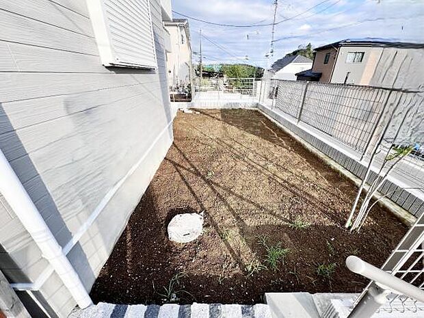 お庭スペースは、ガーデニングやお子様との外遊びなど多彩な用途でお楽しみいただけます。