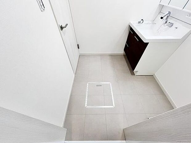 脱衣所は小さなお子様がいるご家庭にも重宝されます。