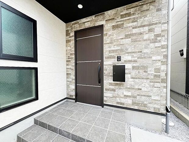 いつも気持ちよくご家族を迎えられる玄関です。