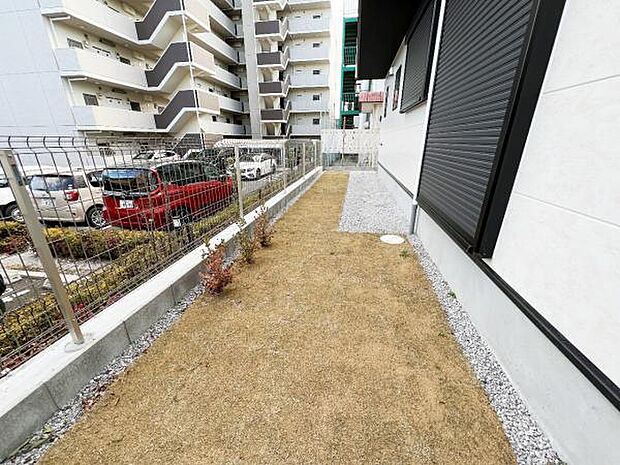 お庭スペースは、ガーデニングやお子様との外遊びなど多彩な用途でお楽しみいただけます。