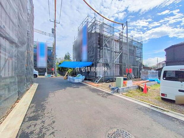 前面道路を含めた現地写真です。