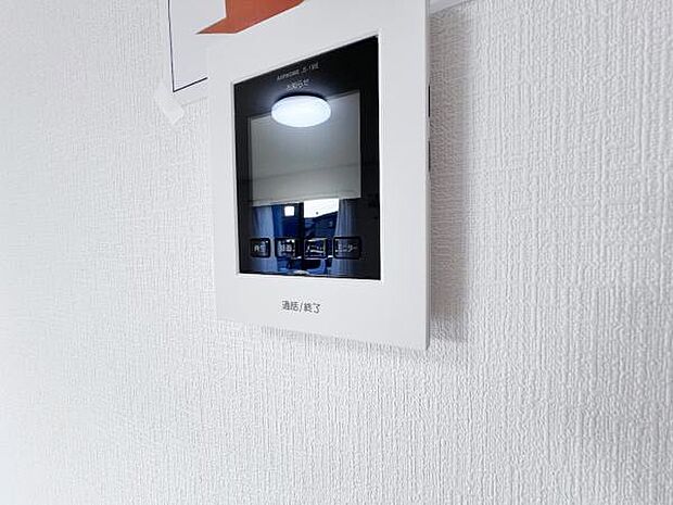 訪問者を確認できるTVモニター付きインターフォンです。