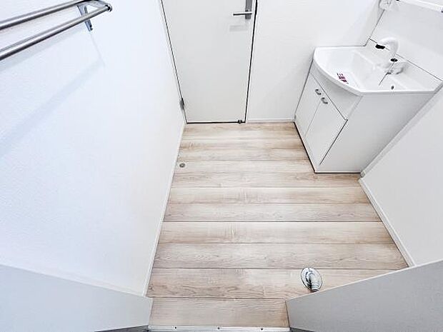 脱衣所は小さなお子様がいるご家庭にも重宝されます。