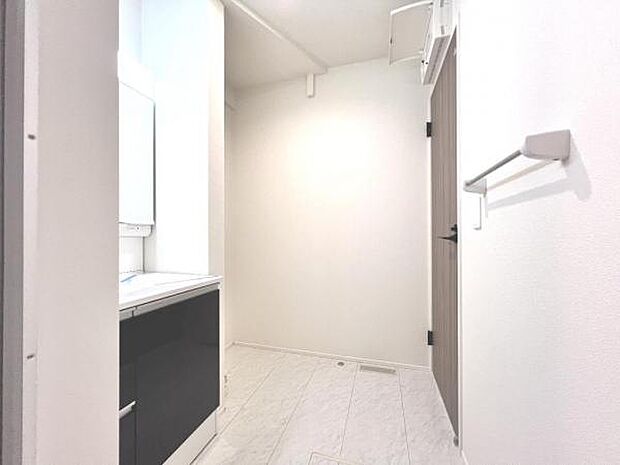 脱衣所は小さなお子様がいるご家庭にも重宝されます。