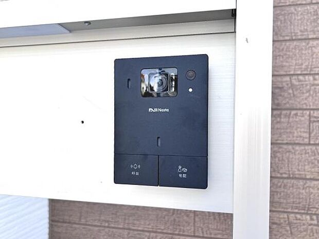 訪問者を確認できるTVモニター付きインターフォンです。