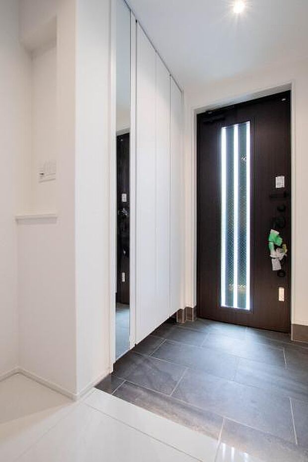 いつも気持ちよくご家族を迎えられる玄関です。