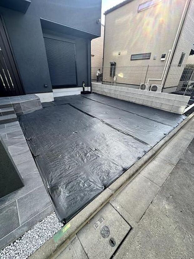 セカンドカーにも便利な駐車2台可能です。（2台目は車種によります）