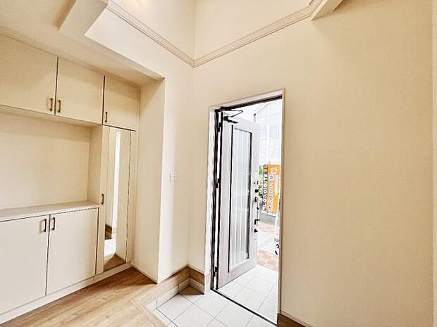 いつも気持ちよくご家族を迎えられる玄関です。