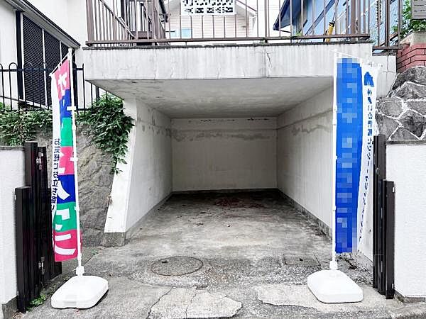 駐車場ももちろん完備しておりますのでお車所有の方にも心強いです。