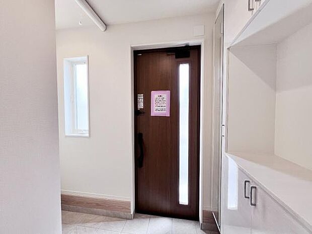 いつも気持ちよくご家族を迎えられる玄関です。