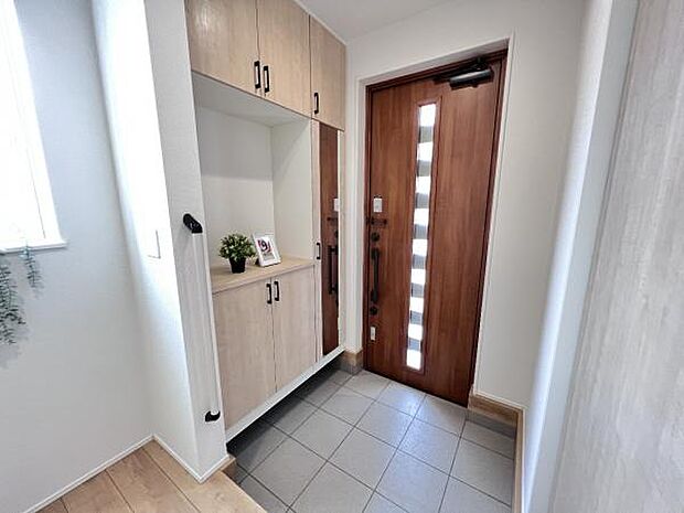 いつも気持ちよくご家族を迎えられる玄関です。