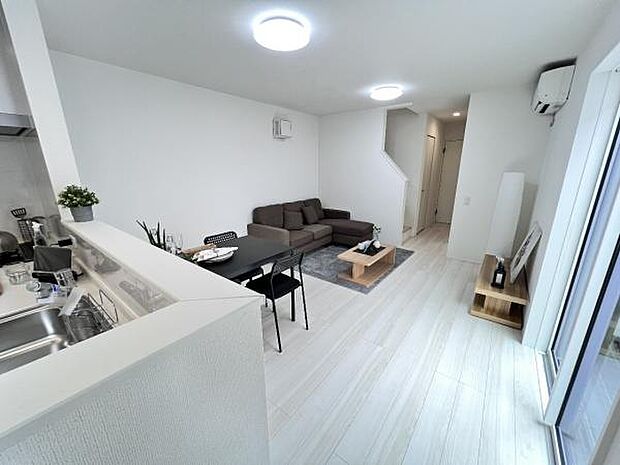 リビングダイニングになります。ご家族そろっての素敵な空間になりそうですね。