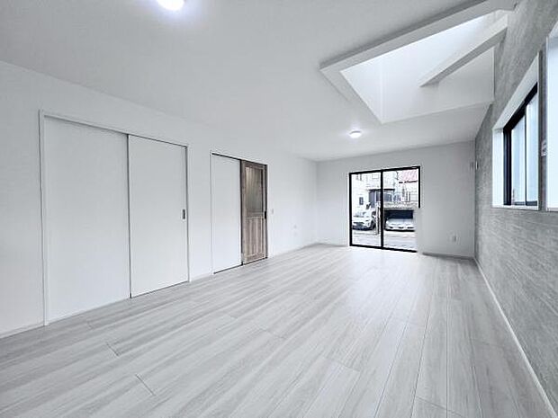 リビングダイニングになります。ご家族そろっての素敵な空間になりそうですね。