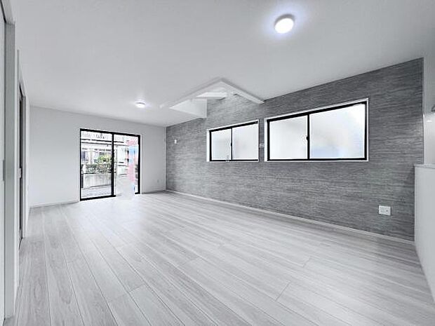 家族団らんの場所としてゆったりと居心地の良いリビングです。