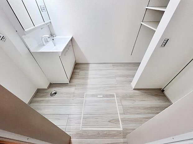 脱衣所は小さなお子様がいるご家庭にも重宝されます。