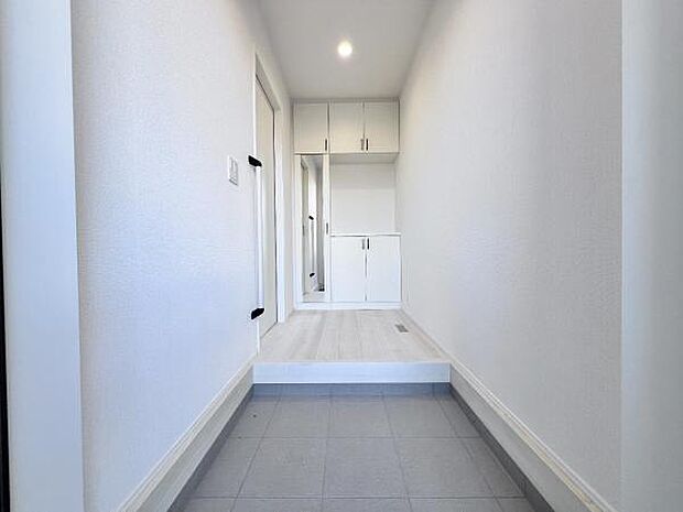 玄関がいつも片づくシューズインクローゼットがあります。