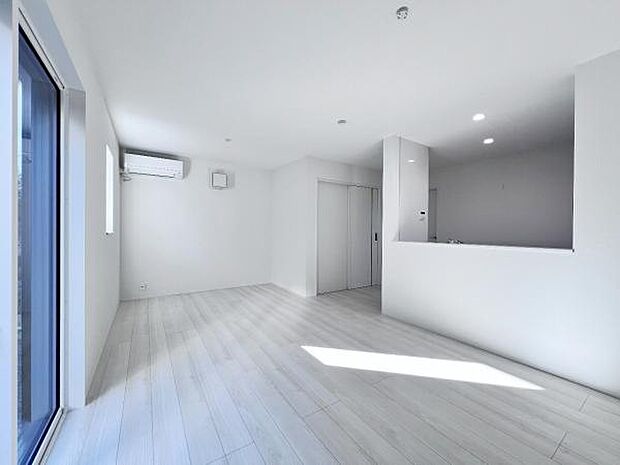 ご家族の温かい時間を演出するダイニングスペースです。