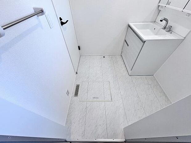 脱衣所は小さなお子様がいるご家庭にも重宝されます。