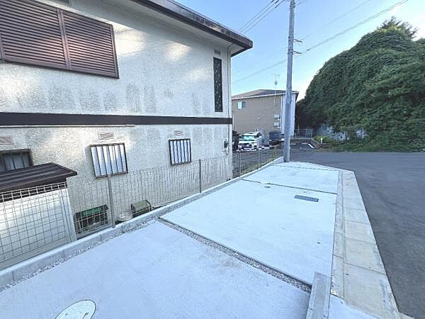 駐車場ももちろん完備しておりますのでお車所有の方にも心強いです。