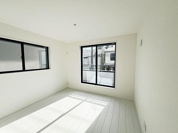 家族団らんの場所としてゆったりと居心地の良いリビングです。