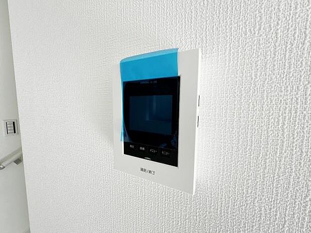 訪問者を確認できるTVモニター付きインターフォンです。
