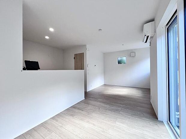 ご家族の温かい時間を演出するダイニングスペースです。