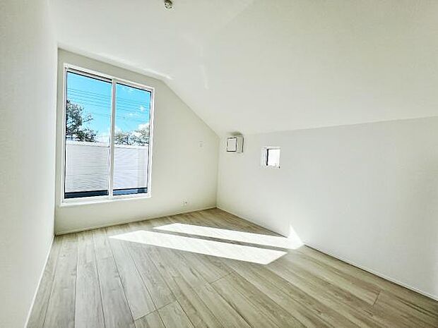 子供部屋にもちょうど良い大きさのお部屋です。