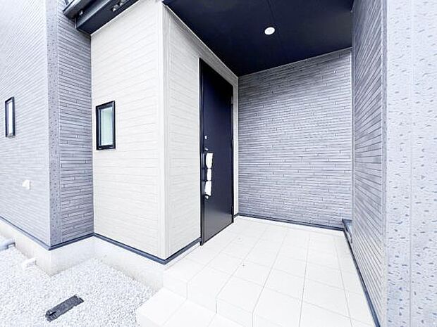 いつも気持ちよくご家族を迎えられる玄関です。