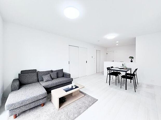 リビングダイニングになります。ご家族そろっての素敵な空間になりそうですね。