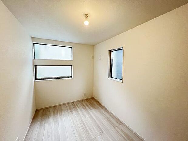 子供部屋にもちょうど良い大きさのお部屋です。