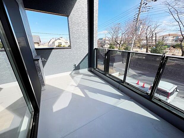 お洗濯ものを気持ち良く太陽の光で干せるのが嬉しいですね。