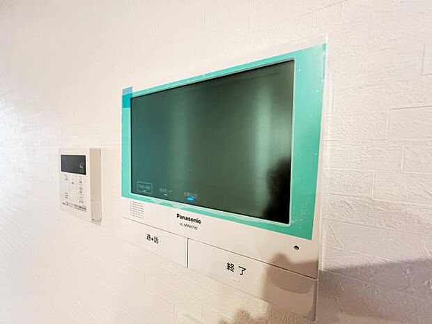 訪問者を確認できるTVモニター付きインターフォンです。