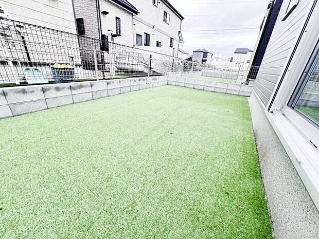 お庭スペースは、ガーデニングやお子様との外遊びなど多彩な用途でお楽しみいただけます。