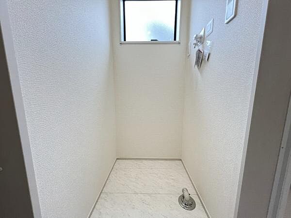 お天気を気にせずお洗濯ができ、室内干し可能です。