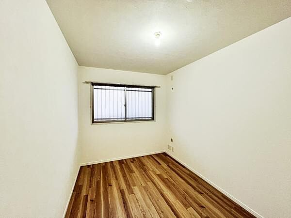 子供部屋にもちょうど良い大きさのお部屋です。