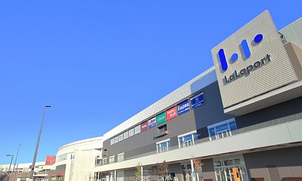 ららぽーと立川立飛まで約2580m（徒歩33分）