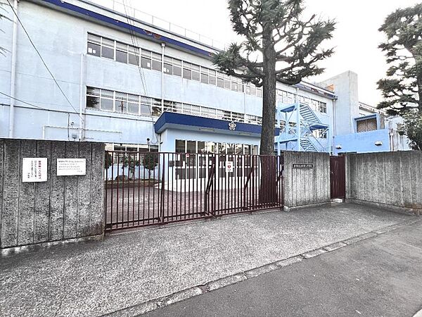 立川市立立川第三中学校まで約1200m（徒歩15分）