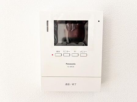 訪問者を確認できるTVモニター付きインターフォンです。