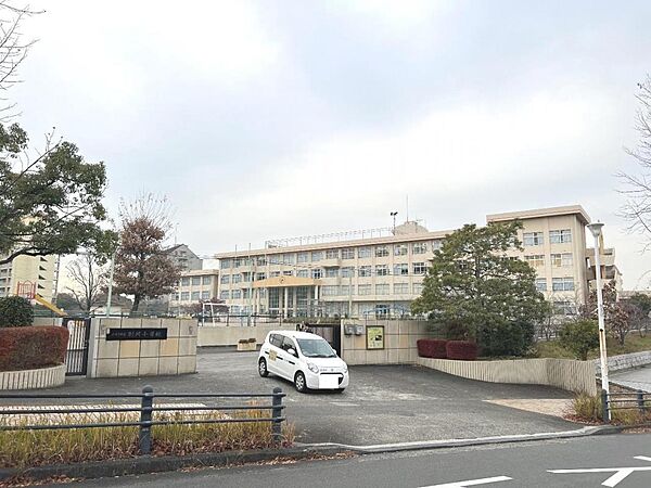 八王子市立別所小学校まで約557m（徒歩7分）