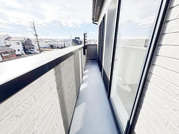 お洗濯ものを気持ち良く太陽の光で干せるのが嬉しいですね。
