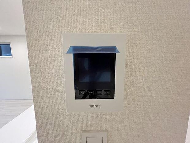 訪問者を確認できるTVモニター付きインターフォンです。