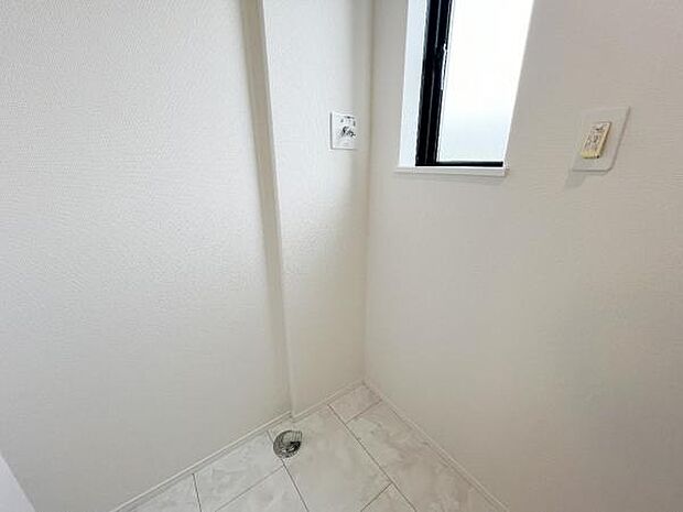 お天気を気にせずお洗濯ができ、室内干し可能です。