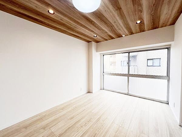 家族団らんの場所としてゆったりと居心地の良いリビングです。