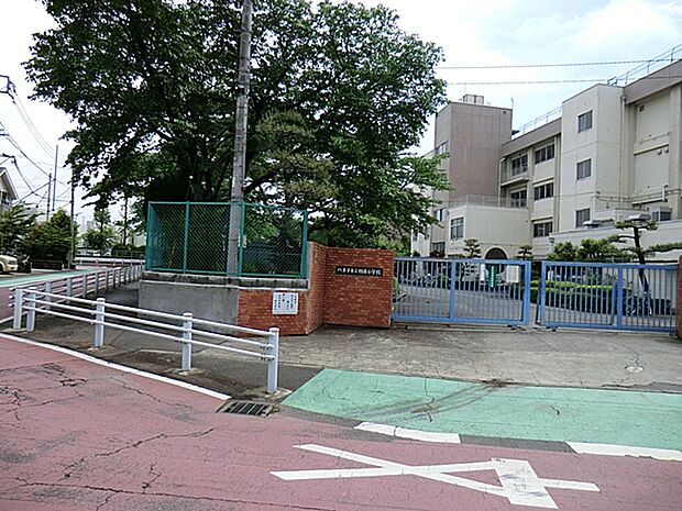 八王子市立楢原小学校まで約530m（徒歩7分）