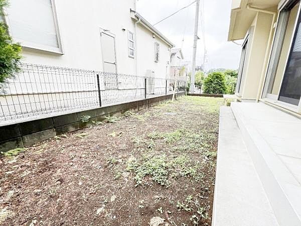 お庭スペースは、ガーデニングやお子様との外遊びなど多彩な用途でお楽しみいただけます。