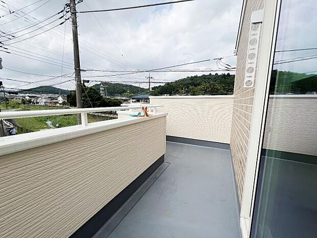 お洗濯ものを気持ち良く太陽の光で干せるのが嬉しいですね。